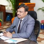 परियोजनाओं की प्रगति की समीक्षा की