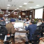 कानून व्यवस्था बिगाड़ने वालों पर कार्रवाई करें