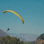 पैराग्लाइडरों ने उड़ान कौशल का परिचय दिया