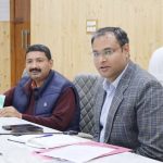 वसंतोत्सव की तैयारियों को लेकर डीएम ने ली समीक्षा बैठक