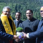 खरसाली पहुंचने पर हुआ मुख्य निर्वाचन आयुक्त का स्वागत