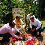 मुख्यमंत्री ने पौधरोपण कर किया फ्रेंडली गार्डन का शुभारम्भ