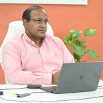 मतदाताओं से निरंतर संवाद करते रहें अधिकारी: सीईओ