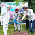 राज्यपाल ने किया पौधरोपण