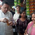 मुख्यमंत्री ने स्थानीय कारोबारियों का उत्साह बढ़ाया